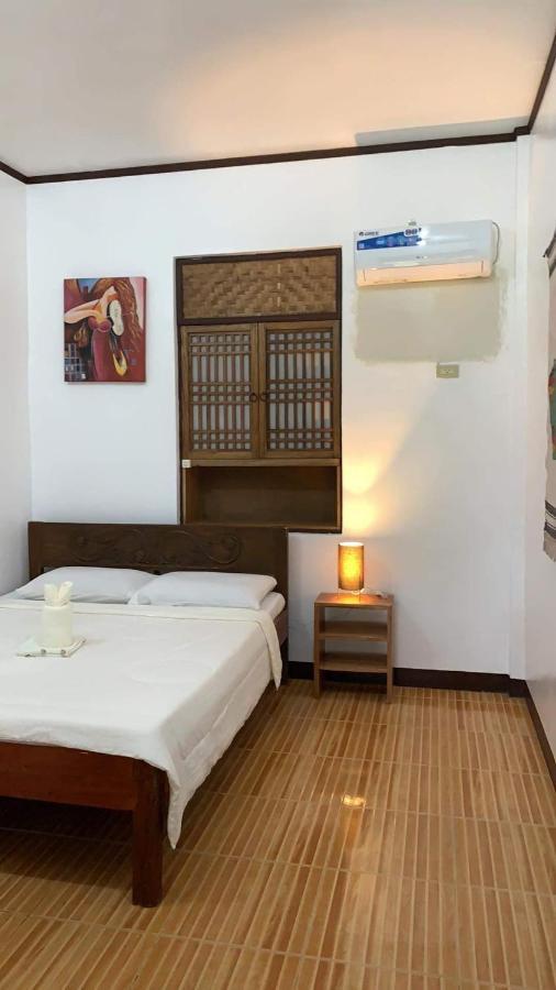 Oceana Hotel & Beach Resort Puerto Galera Exterior photo