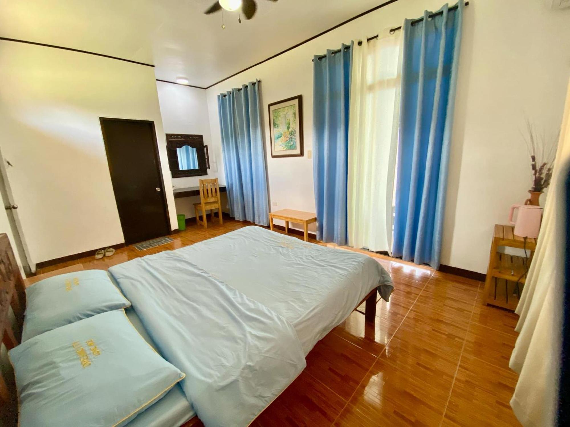 Oceana Hotel & Beach Resort Puerto Galera Exterior photo