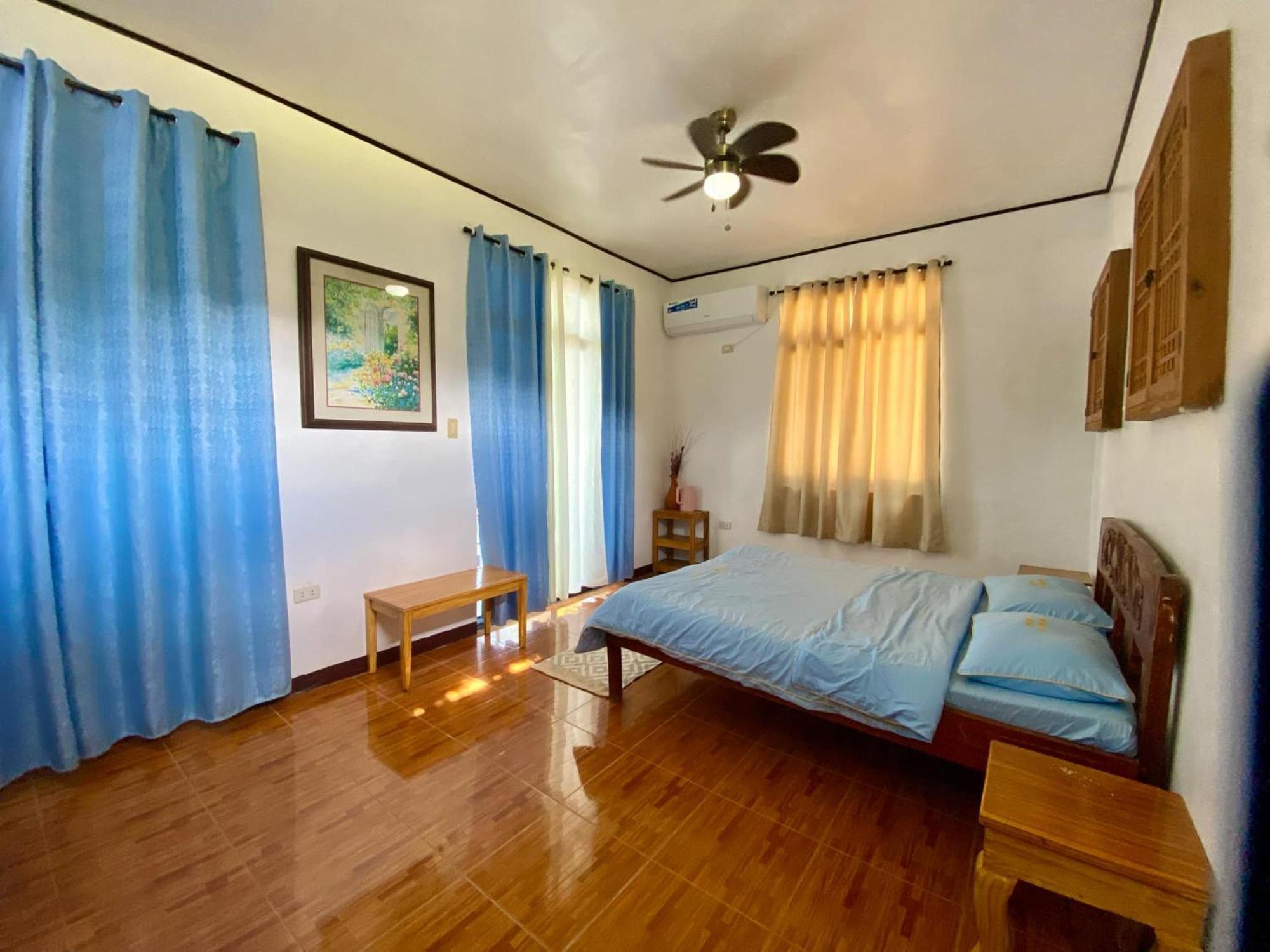 Oceana Hotel & Beach Resort Puerto Galera Exterior photo
