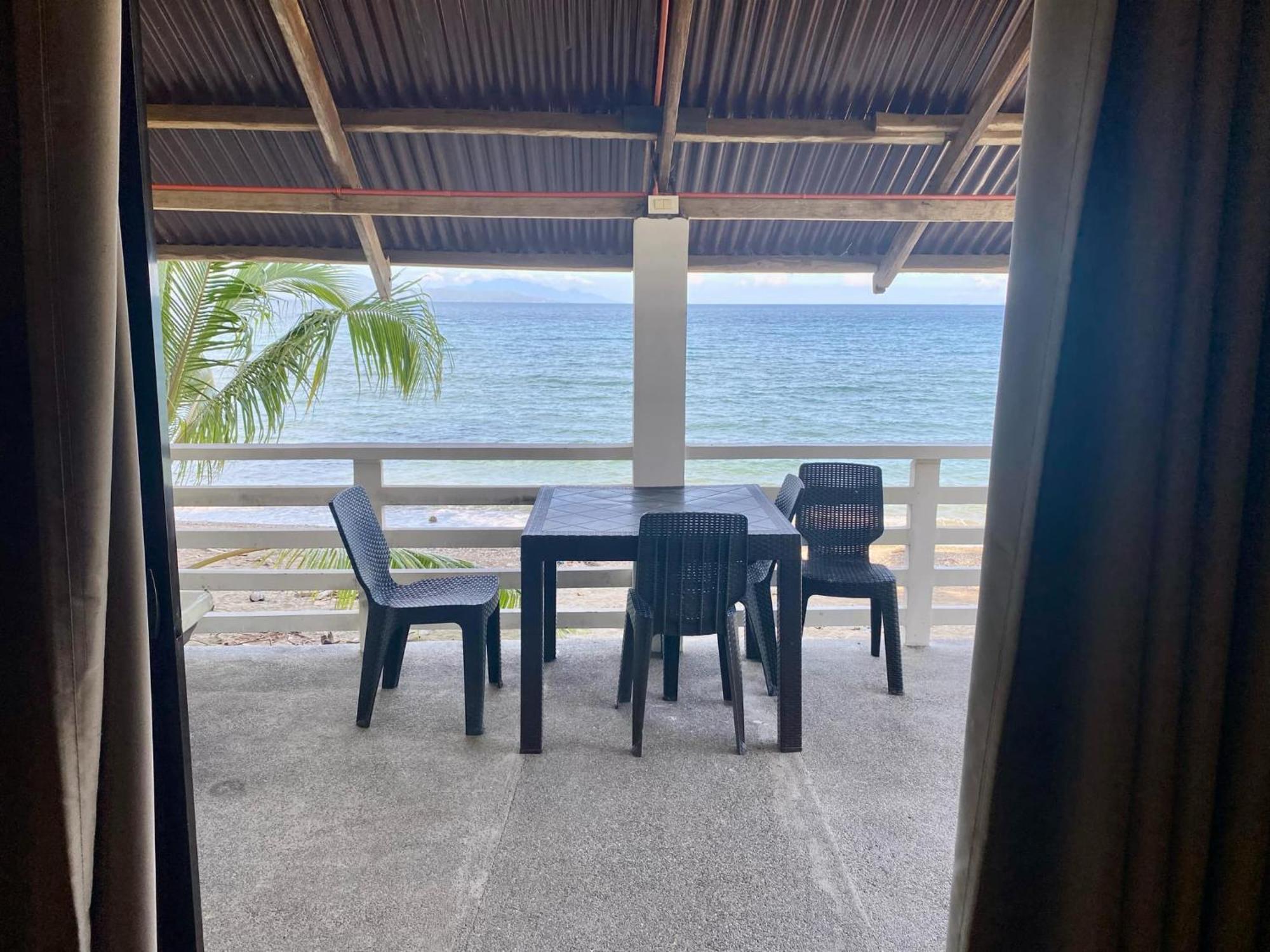 Oceana Hotel & Beach Resort Puerto Galera Exterior photo